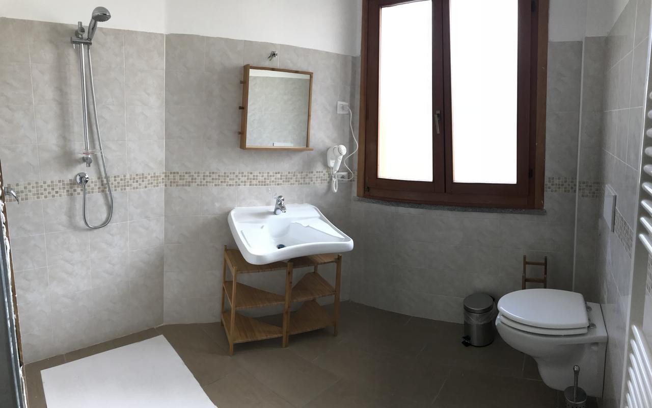 Ostello Casa Emmaus Maccagno Екстер'єр фото