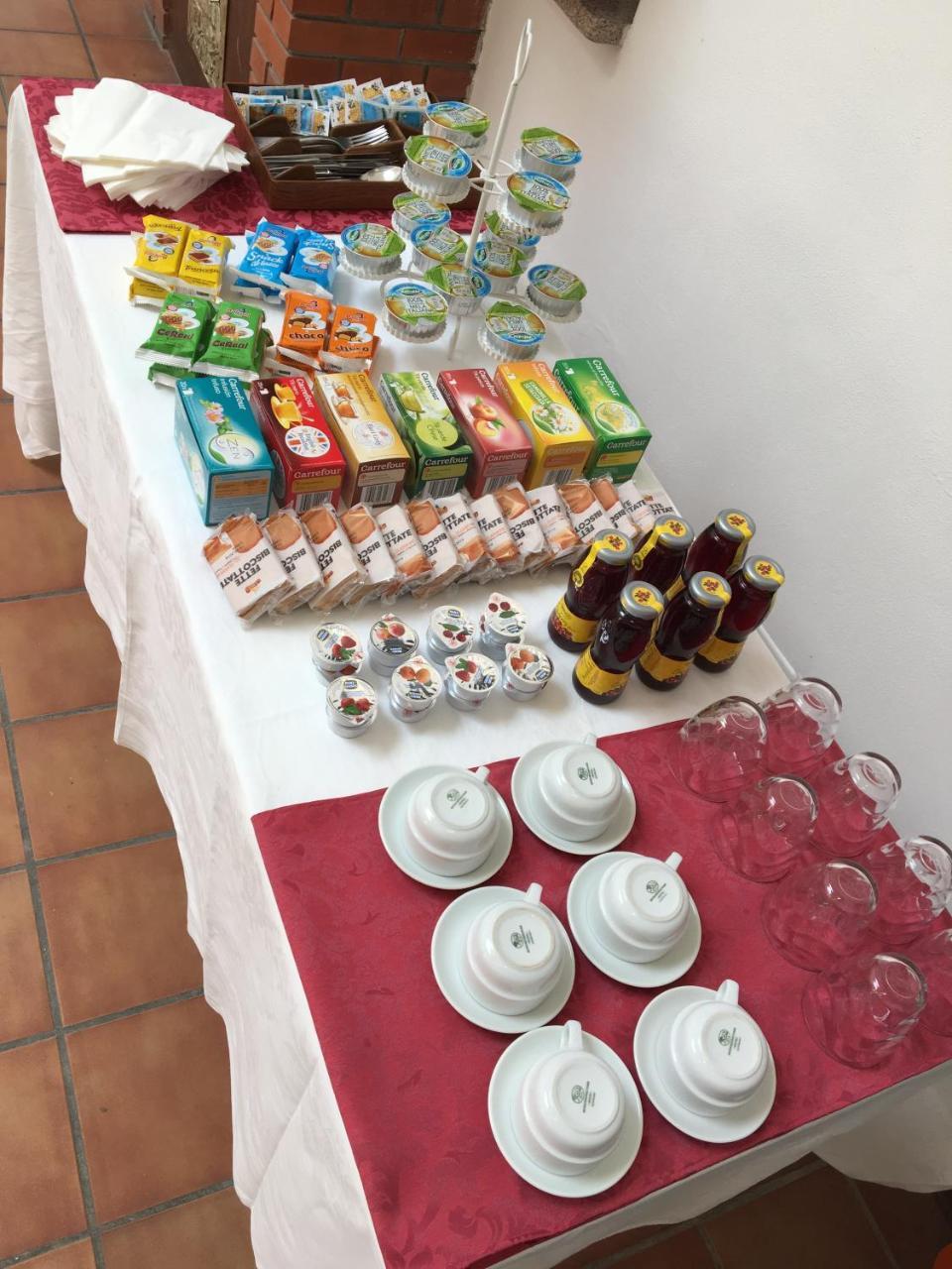 Ostello Casa Emmaus Maccagno Екстер'єр фото